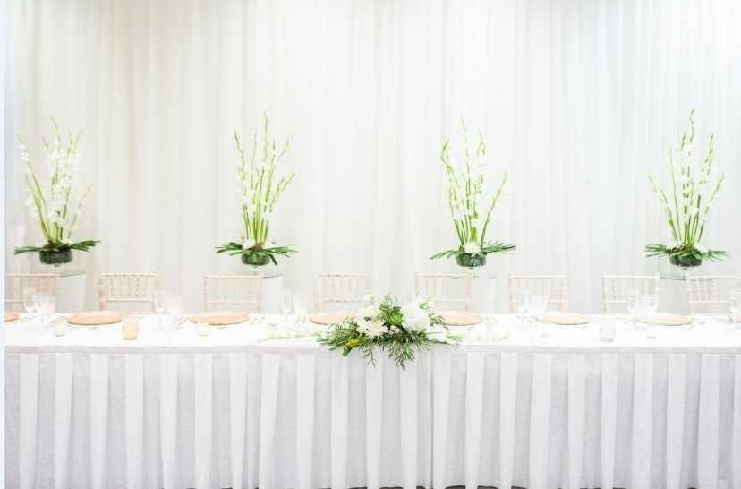 The DoubleTree Hilton Swindon Wiltshire Wedding Show January 2019 top table 